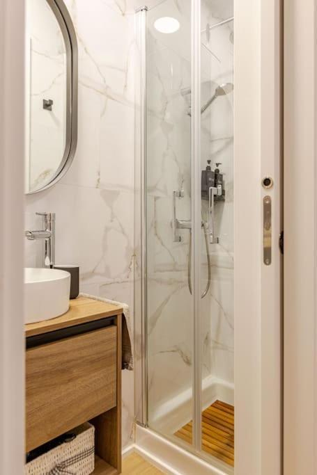 New! Cozy For Couples With Private Patio * Sevilha