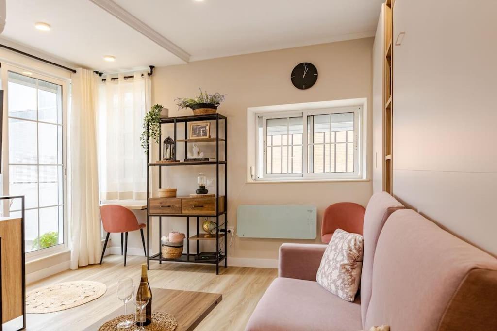 New! Cozy For Couples With Private Patio Apartamento